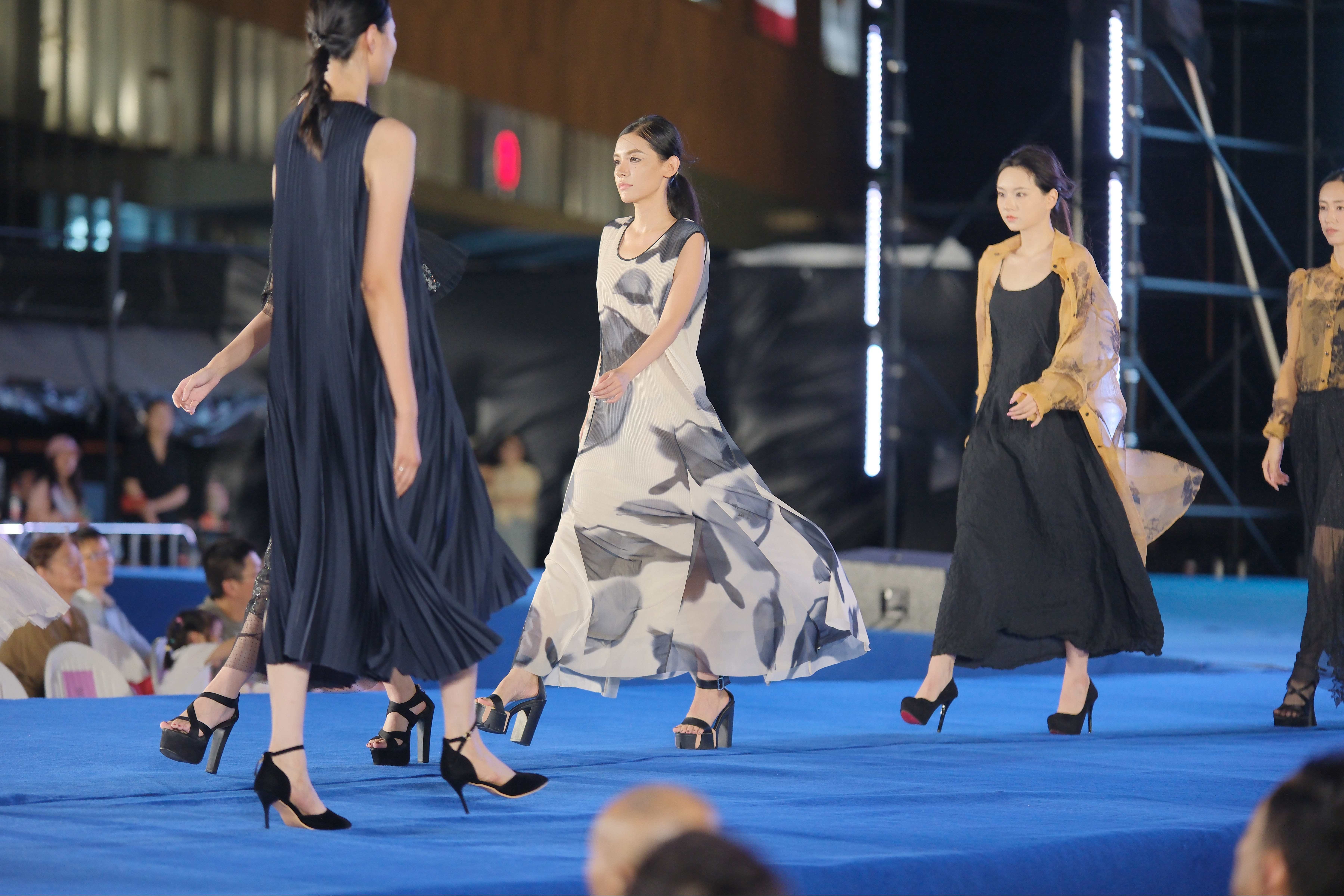 PP电子-江苏南通：服装产业站上转型“风口”以“品质制造”挺